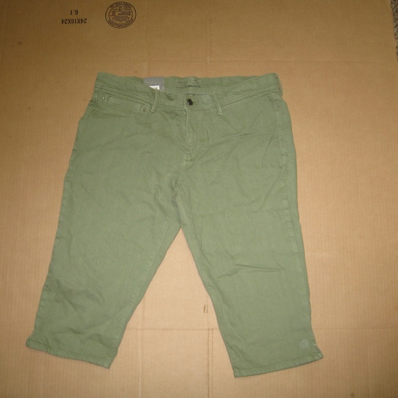 Old Navy Pants & Jumpsuits Old Navy Low Rise Capris Green Poshmark